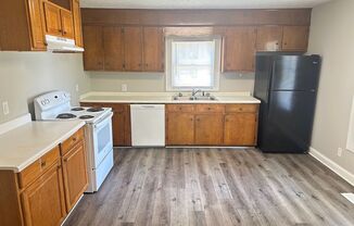 2 beds, 1 bath, $1,300