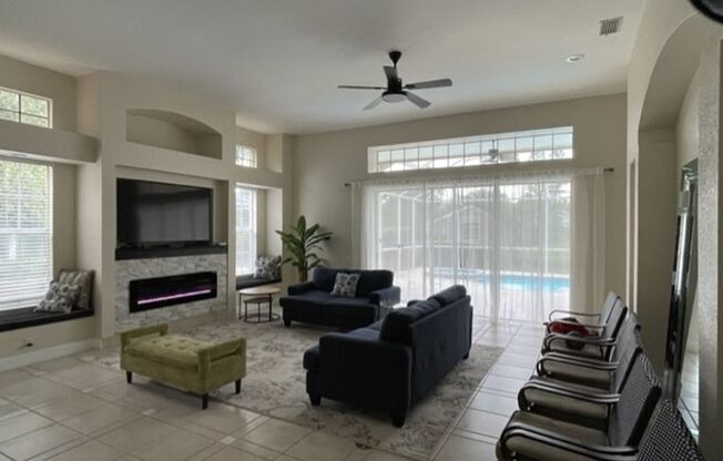 Rent a luxurious golf course lifestyle home in Sarasota, FL