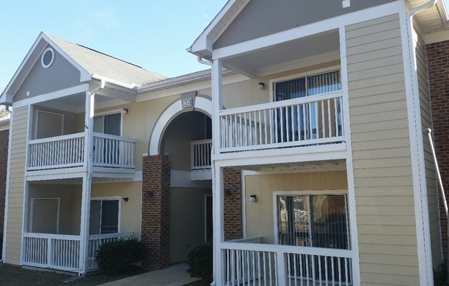 3 beds, 2 baths, 1,025 sqft, $1,450, Unit 601-D