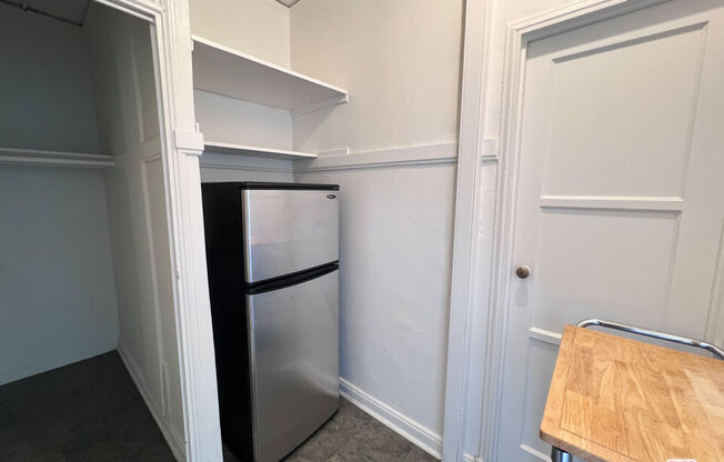 Studio, 1 bath, $1,370, Unit 805