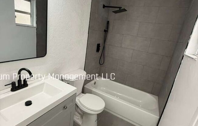 BEAUTIFUL & REMODELED 3/2 AVAILABLE NOW!!