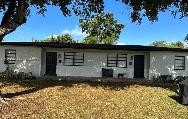 725 NORTHWEST 1 CT