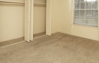 Colonial Forest Apartments