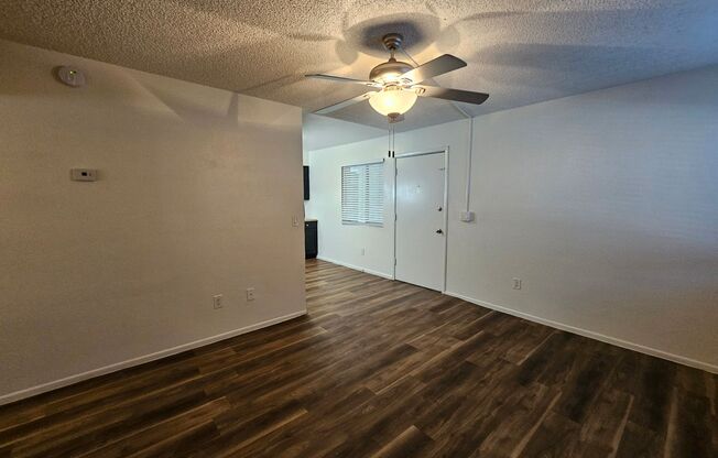 2 beds, 1 bath, 880 sqft, $1,275, Unit 214