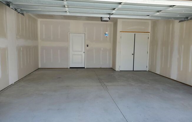 3 beds, 2 baths, 1,158 sqft, $1,550