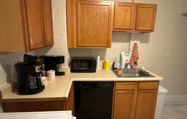 2 beds, 1 bath, 550 sqft, $1,475, Unit #1