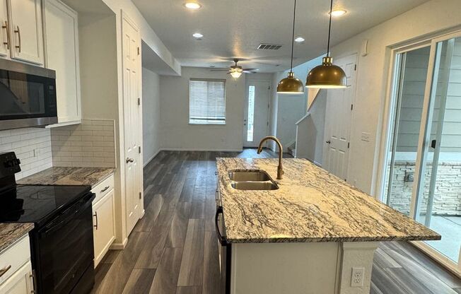 Newly Built Duplex Townhome Available in Aurora