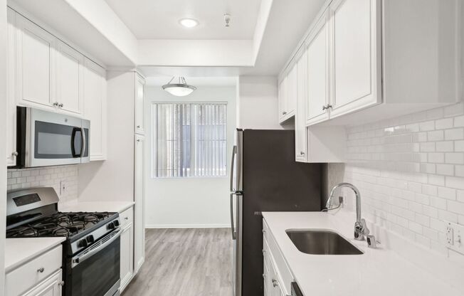 2 beds, 2 baths, 1,150 sqft, $3,598, Unit 118