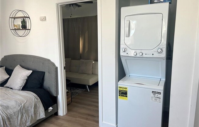 1441 S CLOVERDALE AVE