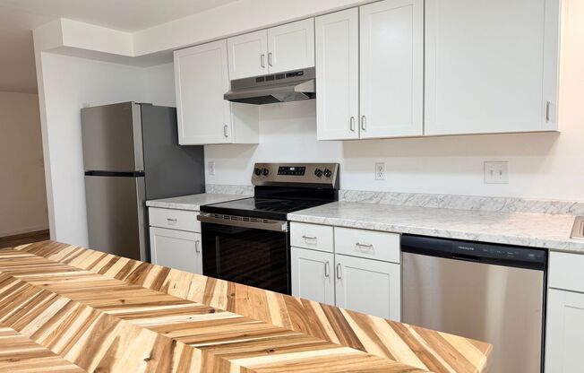 3 beds, 2 baths, $2,595