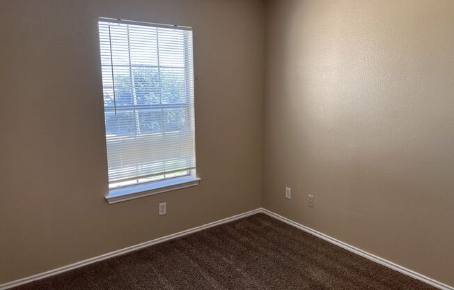 3 beds, 2.5 baths, $1,195, Unit 5607 Golf Mist Unit 1