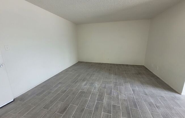 1 bed, 1 bath, 580 sqft, $850, Unit 210