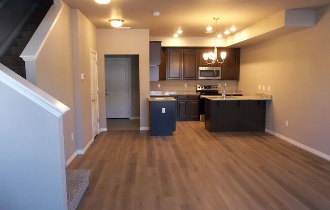 Chic Modern Townhouse in Berthoud – Your Dream Home Awaits!