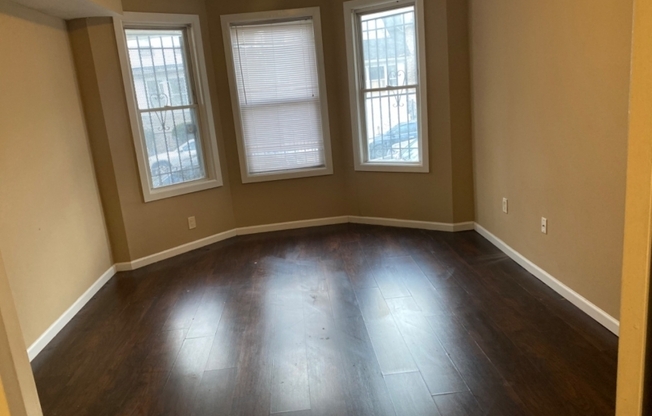 325 S 19 ST