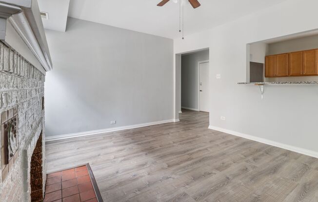 3 beds, 1 bath, 632 sqft, $2,450, Unit 1460-110