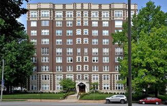 725 South Skinker Boulevard
