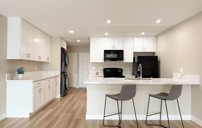 Luxury Living with Scenic Views | Vue at Lake Murray Apartments in San Diego, CA