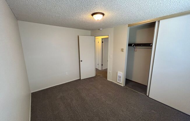 2 beds, 1 bath, 875 sqft, $1,250, Unit 1613