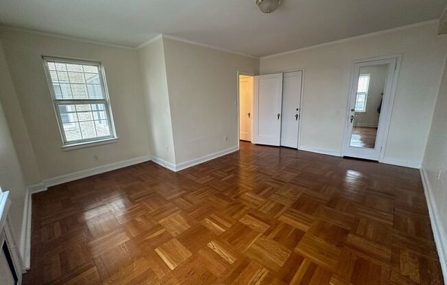 1 bed, 1 bath, 768 sqft, $1,450, Unit Royal York 809