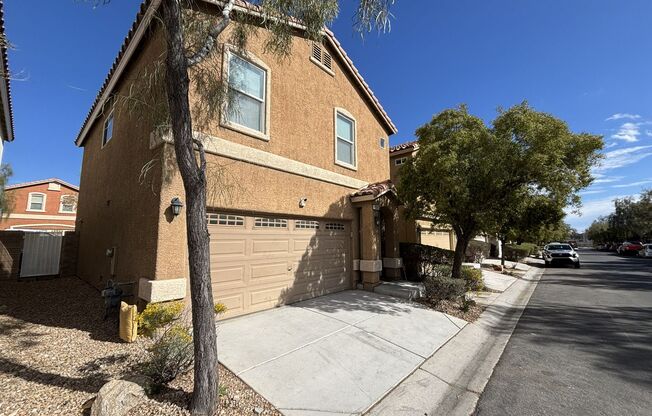 Gorgeous 3Bed/2.5Bath, 2-Story Home located in the SW part of the valley