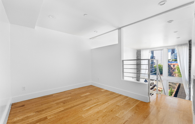 1 bed, 2 baths, $4,000, Unit 4E