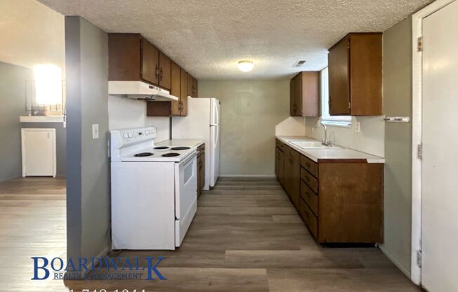 2 beds, 2 baths, 1,078 sqft, $1,300, Unit 572 W 400 N