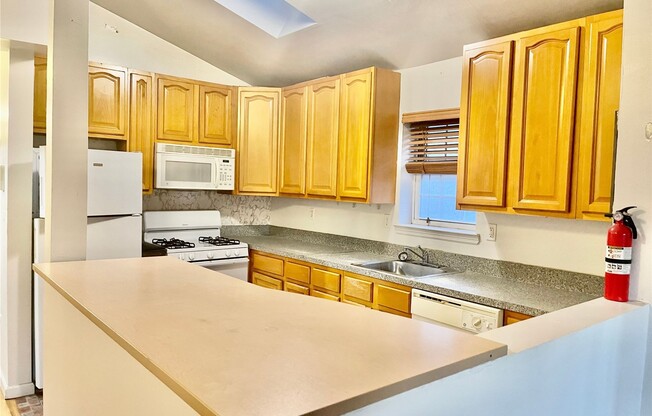 1510 JARVIS AVE