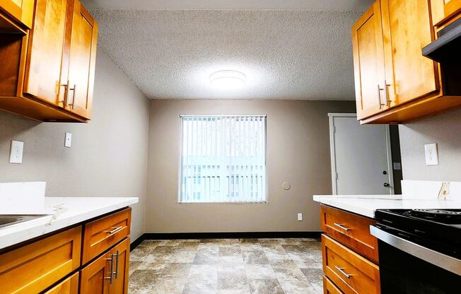 2 beds, 1 bath, 830 sqft, $1,285, Unit O-244