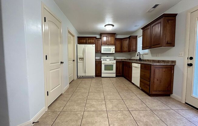 3 beds, 2.5 baths, $1,380, Unit # 50