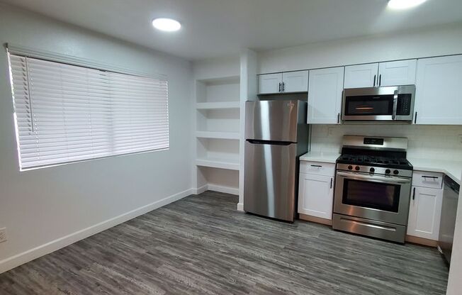 2 beds, 2 baths, 977 sqft, $1,695, Unit 12