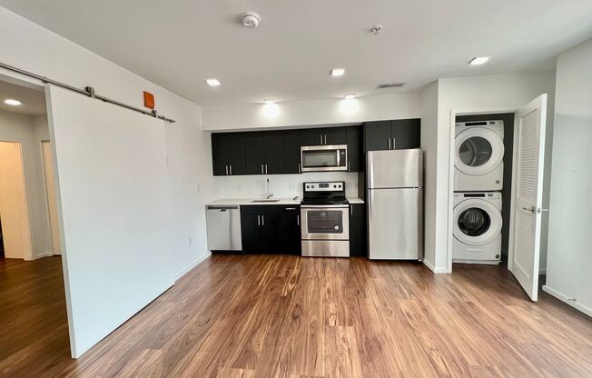 1 bed, 1 bath, 518 sqft, $1,525, Unit 405