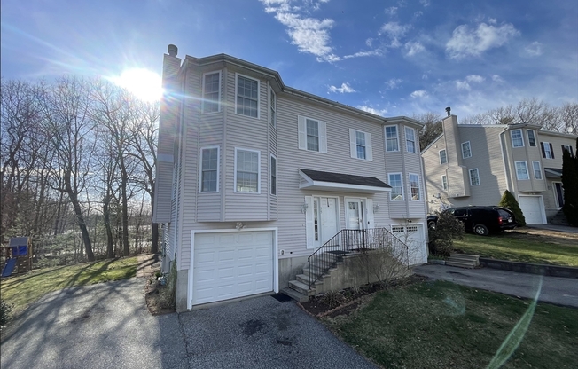 55 LEDGECREST DR
