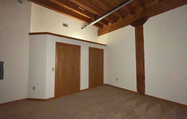 2 beds, 2 baths, 1,025 sqft, $1,975, Unit 402
