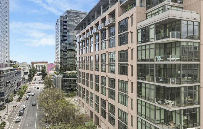 1 bed, 1.5 baths, 1,200 sqft, $3,100, Unit 1115