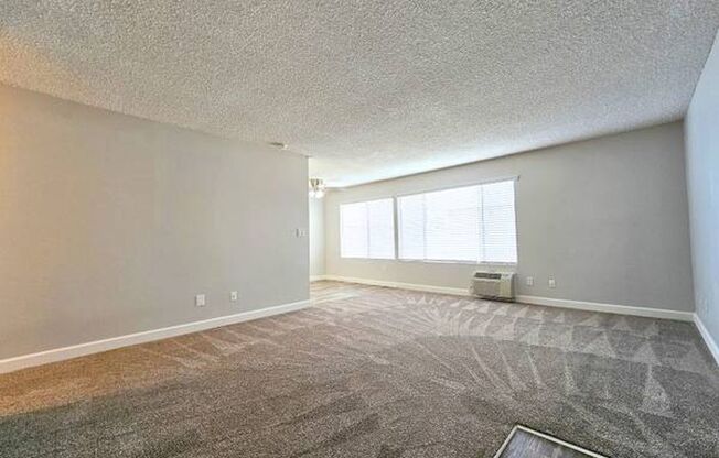 2 beds, 2 baths, 925 sqft, $2,095, Unit 15