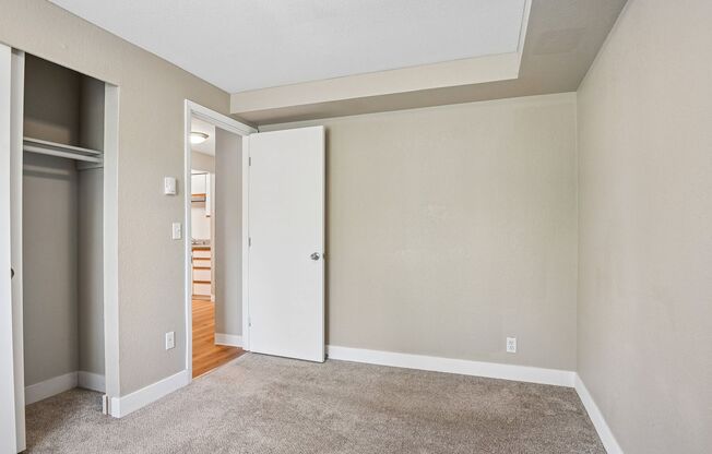 2 beds, 1 bath, 880 sqft, $1,650, Unit 4-304