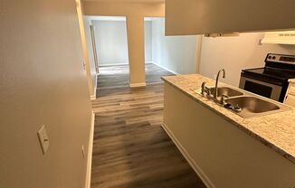 2 beds, 1 bath, 900 sqft, $995, Unit 12