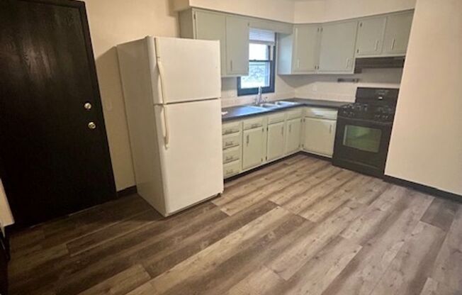 Two Bed Duplex with Garage