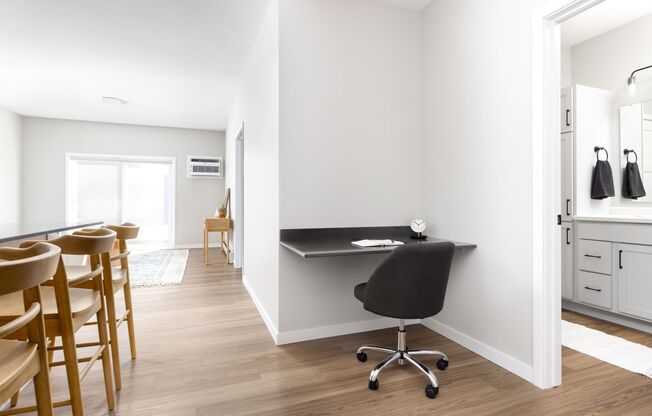 1 bed, 1 bath, 704 sqft, $1,230, Unit 307