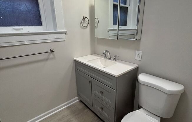 1 bed, 1 bath, 614 sqft, $850, Unit 4