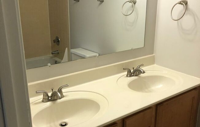 2 beds, 2 baths, 1,042 sqft, $1,199, Unit 6010H