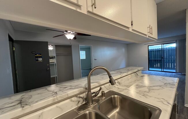 2 beds, 2 baths, 900 sqft, $1,948, Unit 102