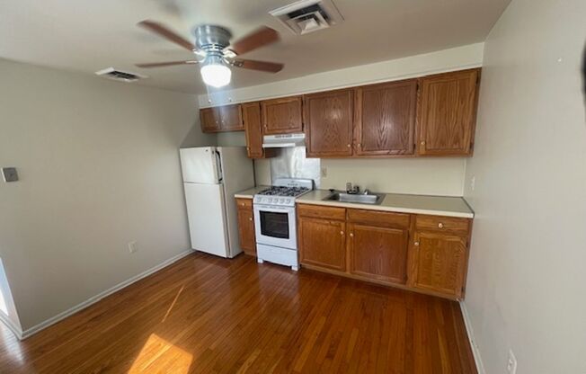 1 bed, 1 bath, $1,050