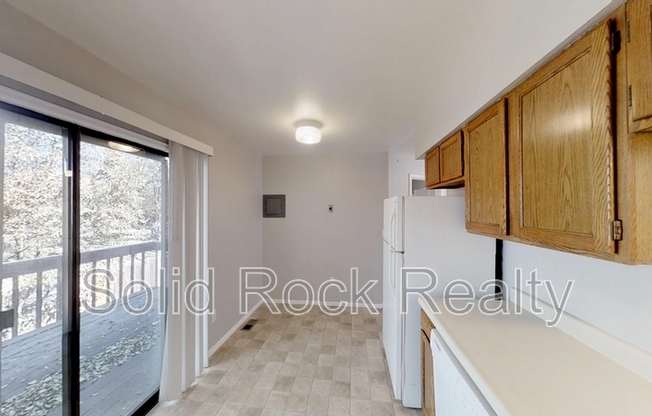 445 W VAN BUREN ST
