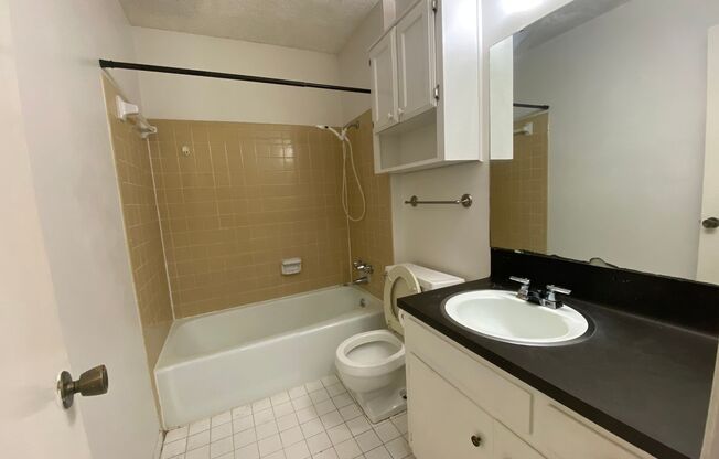 2 beds, 1 bath, $1,399