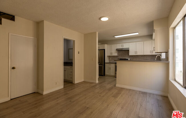 3 beds, 2 baths, 1,100 sqft, $3,715, Unit 203