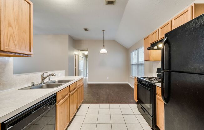 Beautiful single story 3 bed 2 bath!