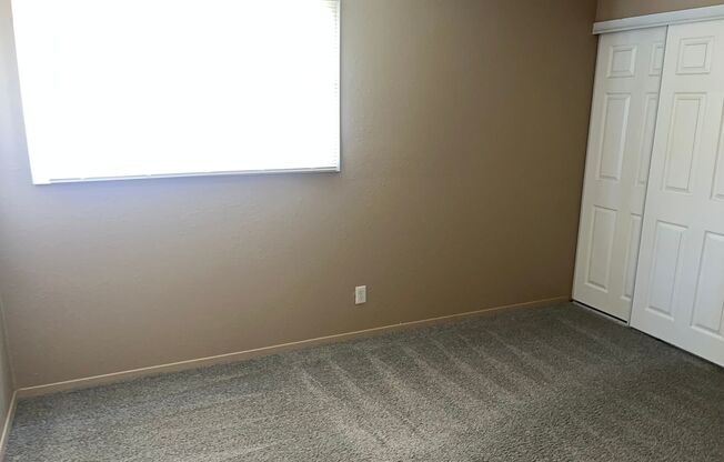 1 bed, 1 bath, 850 sqft, $1,050, Unit 10-17