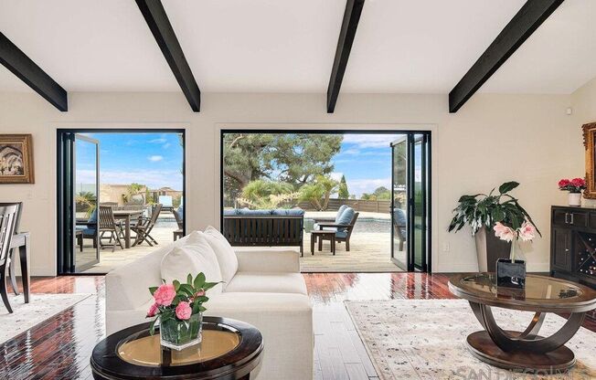 High Above La Jolla Alta-5 Bedroom 3.5 Bathroom Home