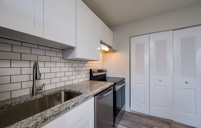 2 beds, 1 bath, 850 sqft, $1,295, Unit Unit 88